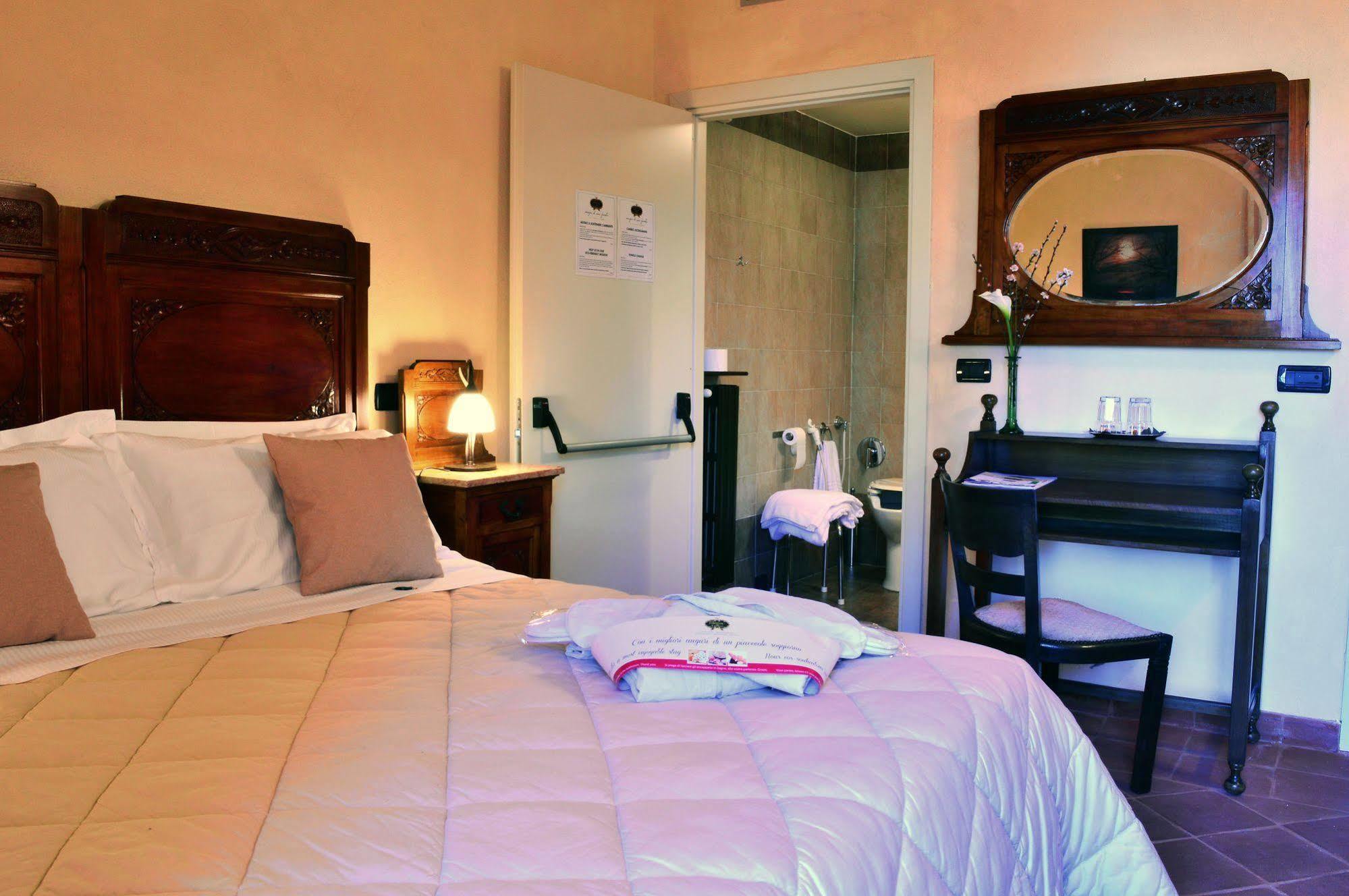 La Foresteria Del Castello - Wellness Hotel In Dimora Storica Castell'Alfero Екстер'єр фото